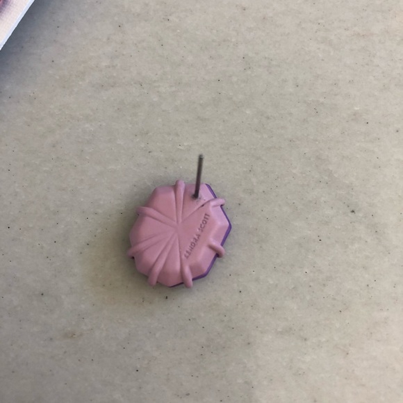 NWT Kendra Scott Morgan Lilac Stud Earrings - Picture 2 of 5